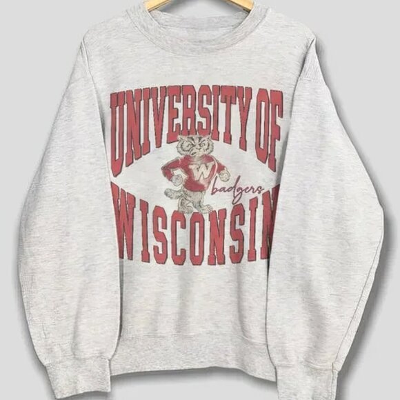 Gildan Tops - Vintage 90s Wisconsin Badgers Football Sweatshirt University of Wisconsin Shirt